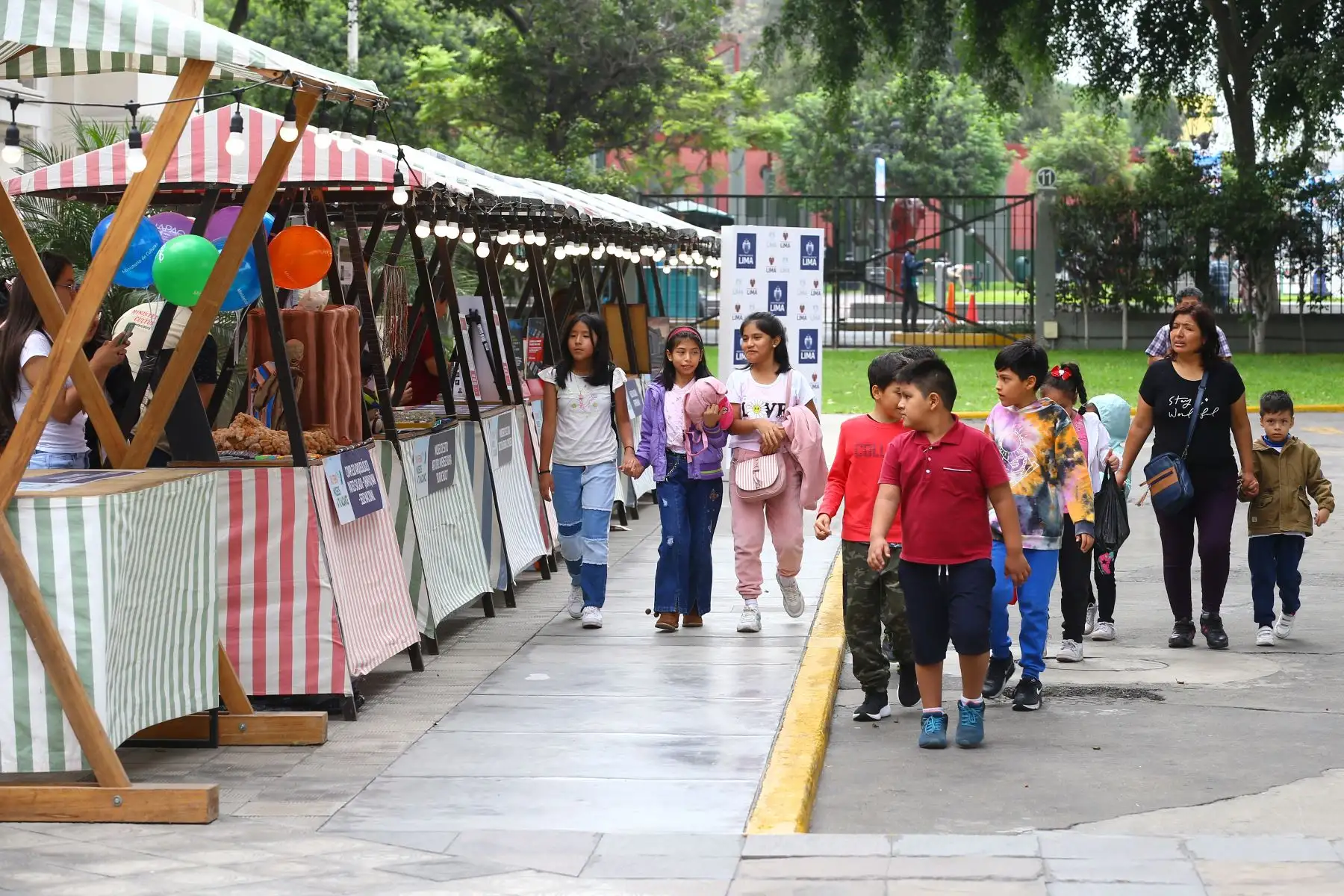 En el marco del Día Internacional de los Museos, se realiza la XXI Feria Museos a tu alcance  en la explanada del Museo Metropolitano de Lima.
Foto: ANDINA/Eddy Ramos
