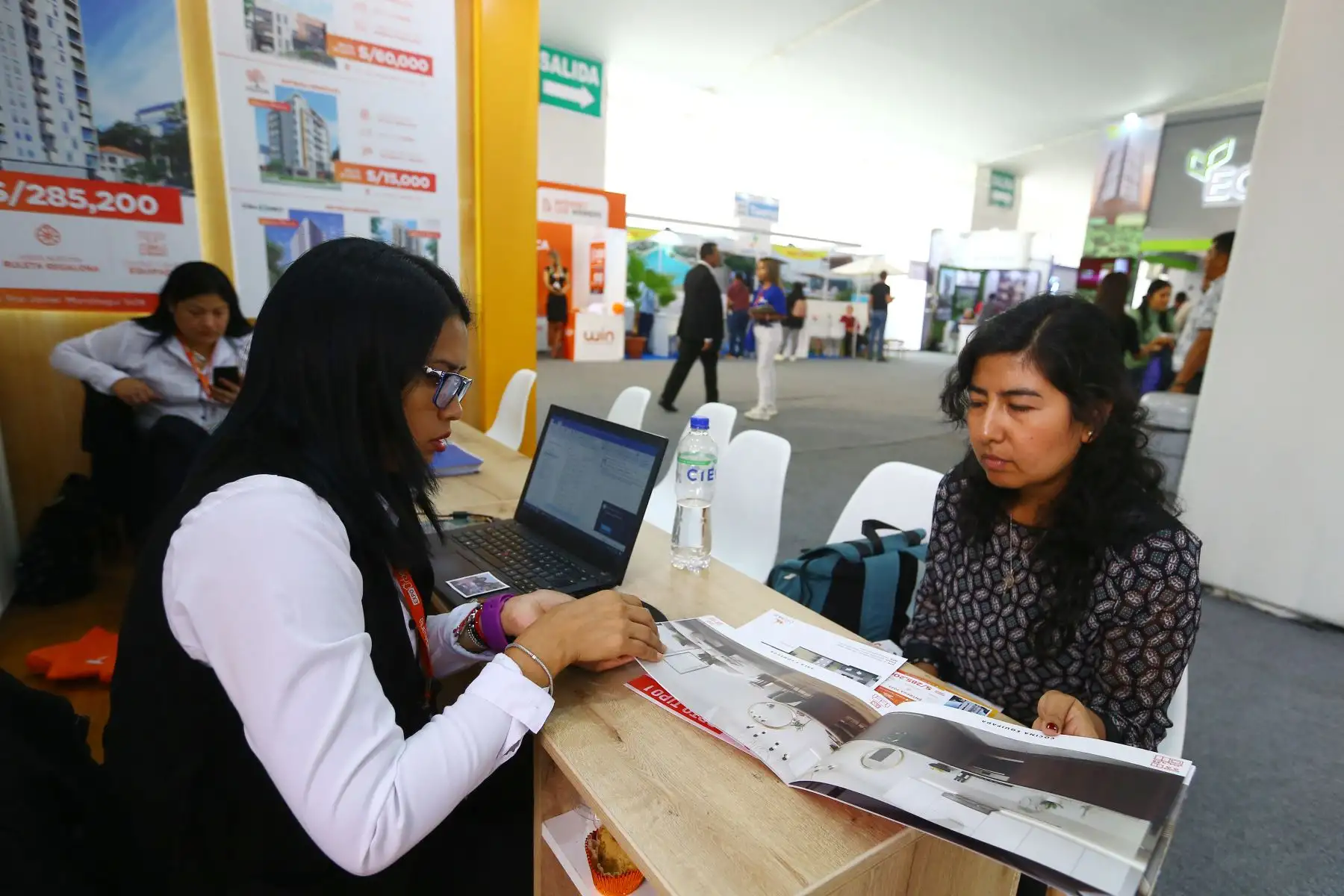 Del 18 al 21 de mayo se organiza la Feria Expo Urbania 2023. La feria inmobiliaria más grande vuelve con diversas ofertas en la explanada del Parque de la Exposición.
Foto: ANDINA/Eddy Ramos