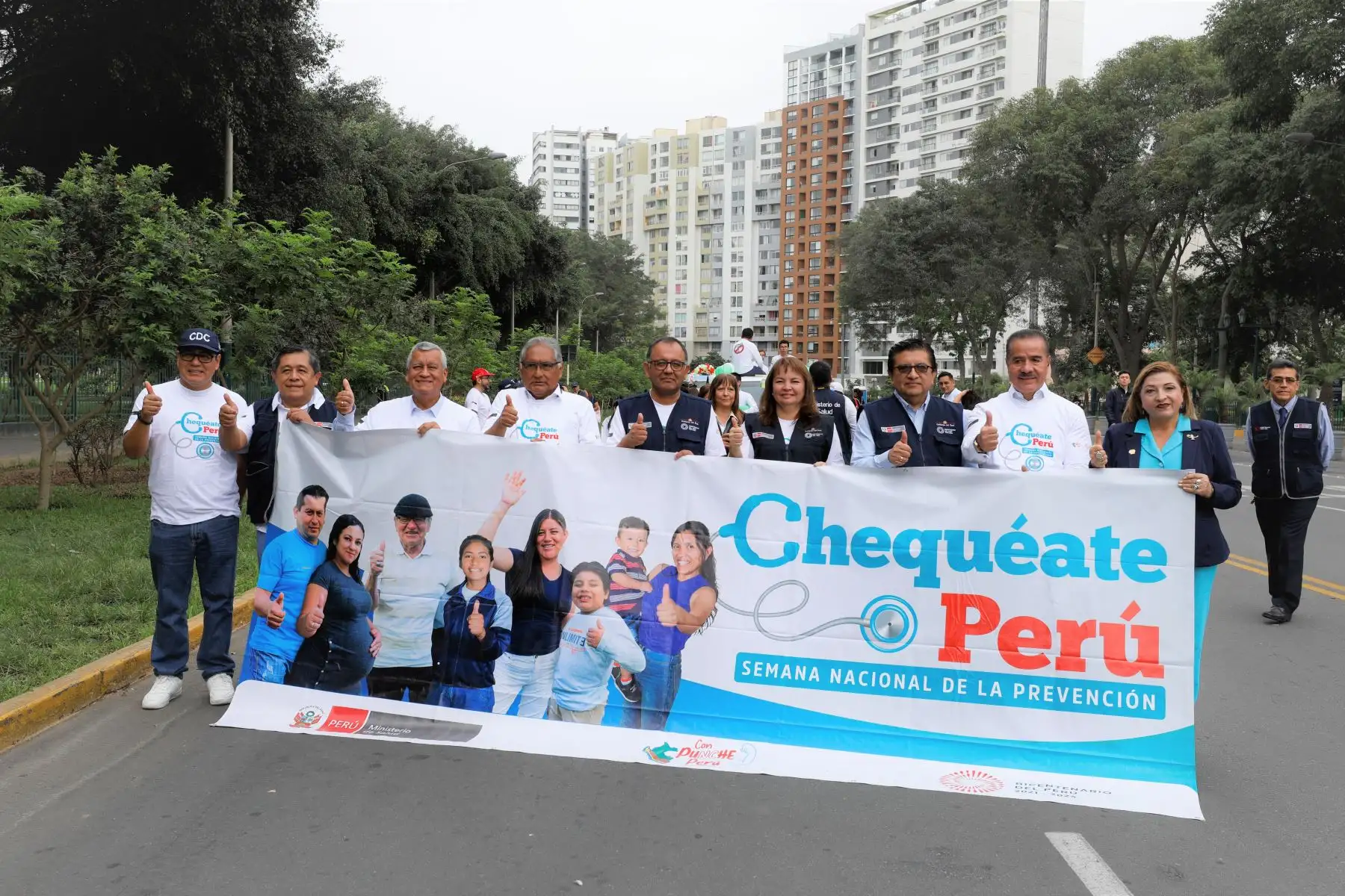 Con la participación de las autoridades del Instituto Nacional de Salud, se realizó desde el Campo de Marte de Jesús María el gran corso por la salud, iniciativa que busca sensibilizar a la población, sobre la importancia de cuidar la salud y evitar que las personas, puedan desarrollar enfermedades que pueden evitarse con un diagnóstico oportuno.
Foto: ANDINA/Difusión
