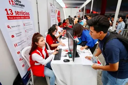 En la Feria del Empleo se ofrecen vacantes laborales y el Certificado Único Laboral de manera gratuita.  ANDINA/Difusión