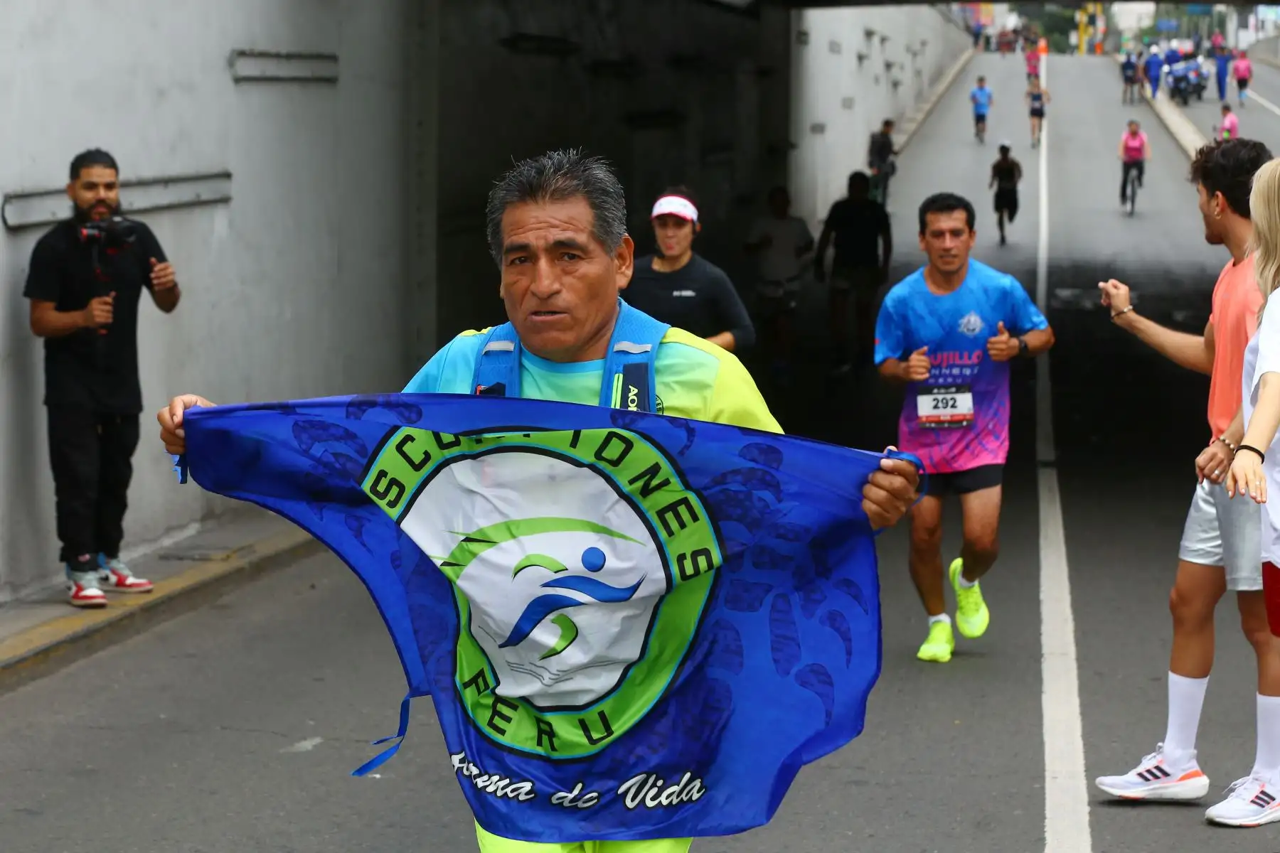 Los deportistas recorrieron importantes avenidas como Pardo, Diagonal, Larco, Benavides, toda la av. Arequipa, Garcilaso de la Vega, 9 de diciembre, Paseo de la República, entre otras.
Foto: ANDINA/ Eddy Ramos