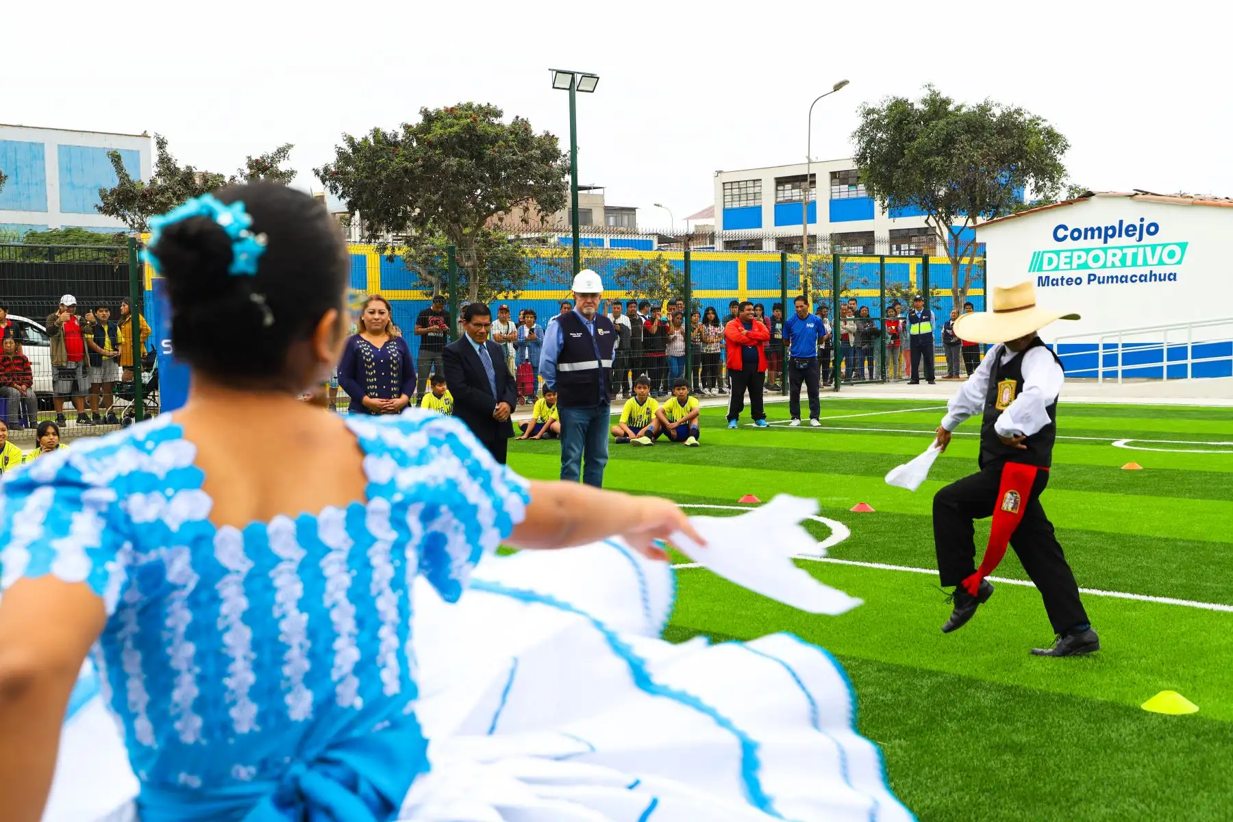Entre los trabajos realizados está la remodelación del barco “La Bolichera” que con sus juegos será el deleite de los niños, se ha mejorado la iluminación artificial, colocado bancas, arreglado las pistas y veredas y pintado las fachadas de las casas aledañas.

Foto: ANDINA/Difusión