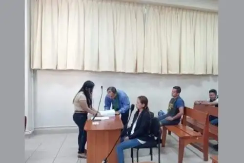 Los sospechosos progenitores permanecen en la carceleta del Poder Judicial para la audiencia de prisión preventiva que se efectuará mañana.