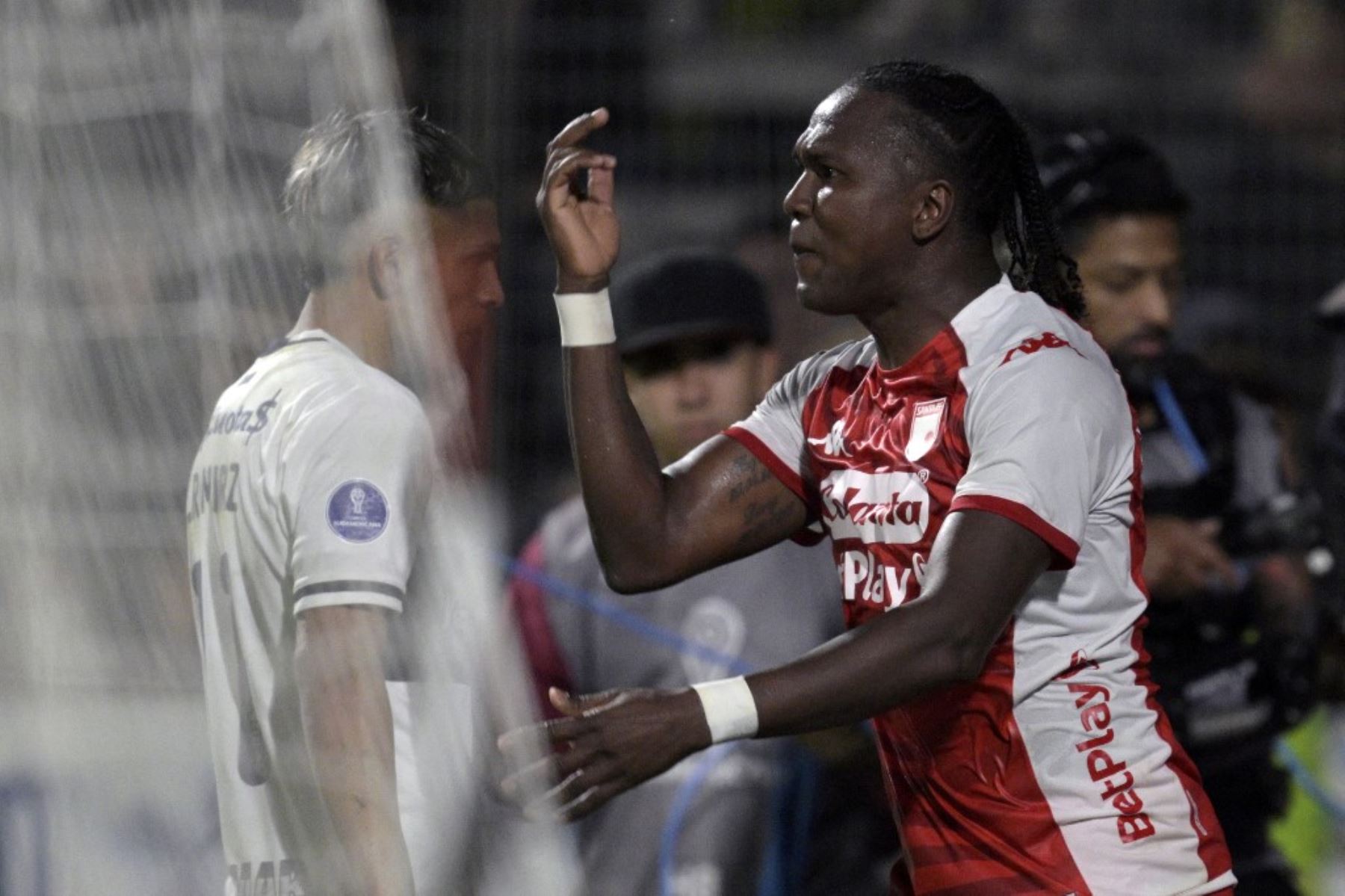 Hugo Rodallega lamentó que los hinchas le hayan gritado insultos racistas