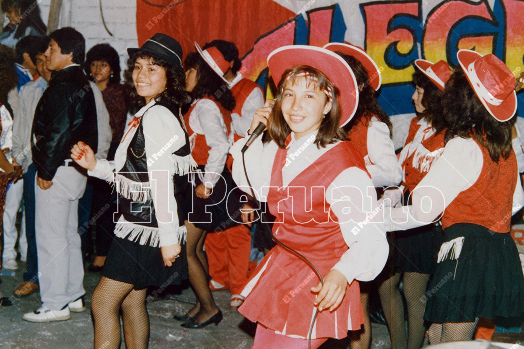Lima - década 80 / La cantante Milagros Soto, más conocida como Princesita Mily, figura y vocalista del grupo de cumbia Pintura Roja. Foto: Archivo Histórico de El Peruano