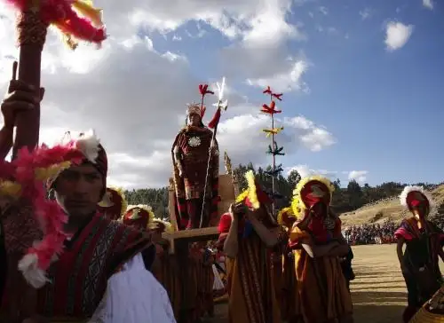 Cusco celebra hoy su el día central de su mes jubilar con la fastuosa escenificación del Inti Raymi o Fiesta del Sol, que se desarrollará en tres escenarios: el templo del Coricancha, la plaza de Armas y el parque arqueológico de Sacsayhuamán. ANDINA/Percy Hurtado Santillán