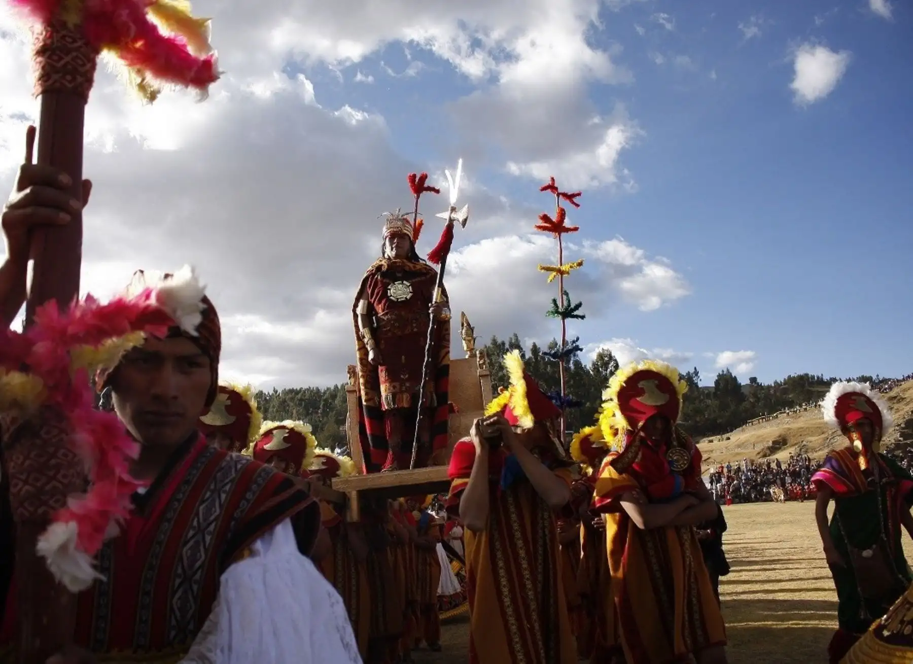 Cusco celebra hoy su el día central de su mes jubilar con la fastuosa escenificación del Inti Raymi o Fiesta del Sol, que se desarrollará en tres escenarios: el templo del Coricancha, la plaza de Armas y el parque arqueológico de Sacsayhuamán. ANDINA/Percy Hurtado Santillán