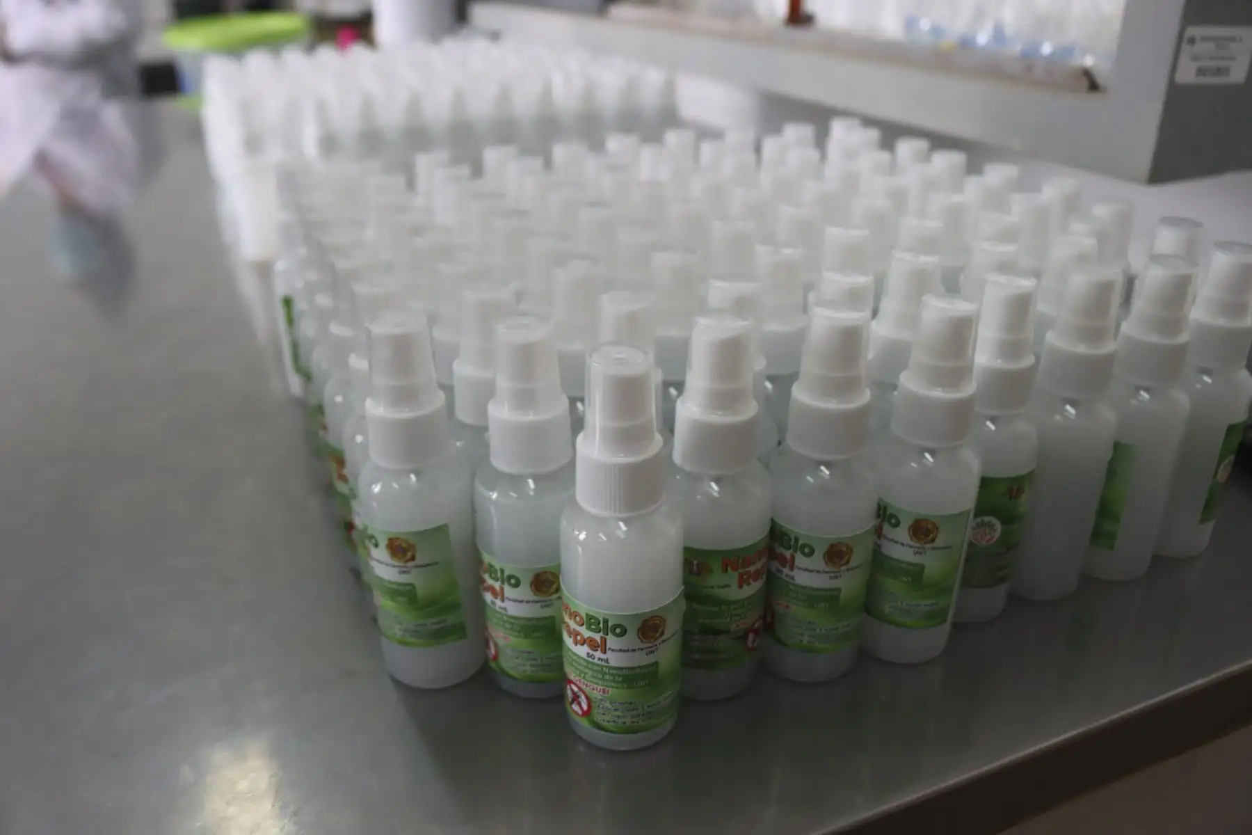 "NanoBio Repel" es un repelente ecológico cuya composición se basa en aceites esenciales de citronela, clavo de olor y lavanda, así como excipientes de alta calidad. Foto: ANDINA/Cortesía Luis Puell