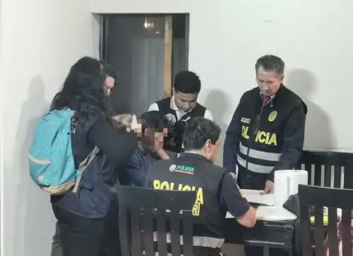 El Ministerio Público y la Policía Nacional ejecutaron un megaoperativo en Iquitos, Lima y Pucallpa para desarticular la organización criminal los Saqueadores del Oriente, que involucra a funcionarios de la municipalidad provincial de Ucayali-Contamana. Foto: Loreto Imagen Noticias/Facebook.