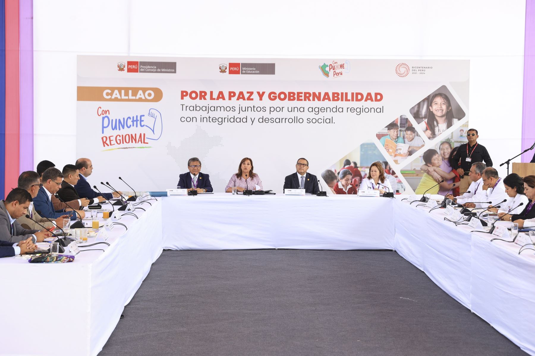 Presidenta Dina Boluarte participa en la Mesa por la Paz y la Gobernabilidad Con Punche Regional en el Callao. Foto: ANDINA/Prensa Presidencia