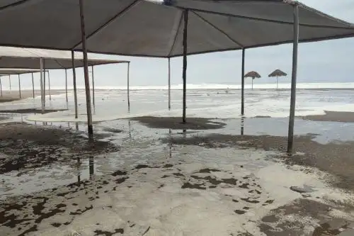 Las aguas del mar se salieron en Tacna y avanzó 150 metros. ANDINA/Difusión