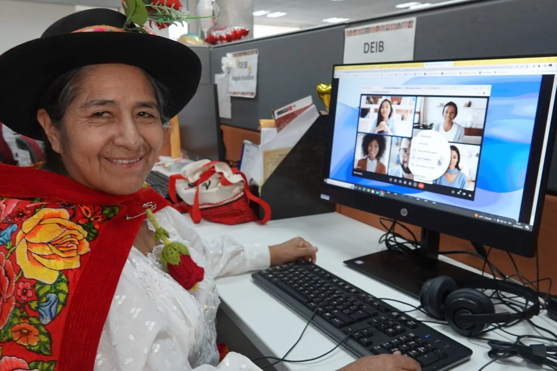 Alicia Cisneros, la maestra bilingüe que enseña quechua a estudiantes de España, Canadá y Estados Unidos. Foto:ANDINA/Difusión