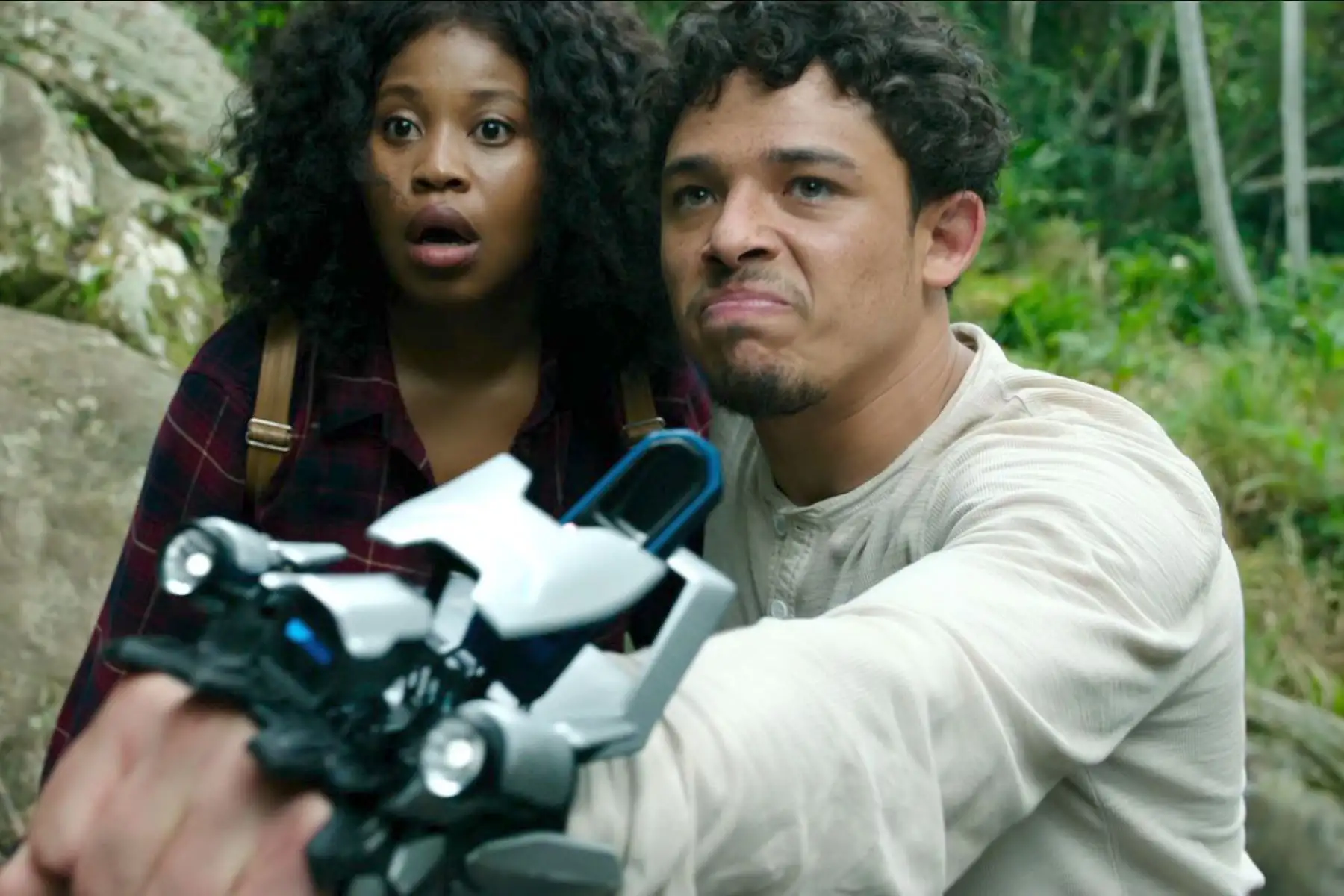 Dominique Fishback y Anthony Ramos, protagonistas de "Transformers: el despertar de las bestias". Foto: Twitter Transformers