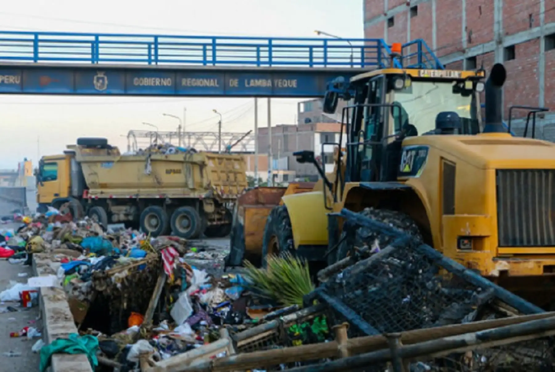 Alrededor de 13,000 toneladas de residuos sólidos se acopiaron, entre el 9 de abril y el 20 de mayo de este año, en diversos distritos de las regiones Lambayeque, Piura y Tumbes, afectadas por las intensas lluvias que cayeron en los últimos meses.