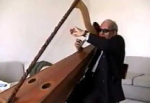 El Ministerio de Cultura acordó otorgar la distinción póstuma de “Personalidad Meritoria de la Cultura” al señor Domingo Antonio Sulca Lozano, en reconocimiento a su destacada labor y trayectoria como fundador y principal promotor del conjunto musical “Ayllu Sulca” que difunde la música tradicional ayacuchana y el huayno huamanguino.
