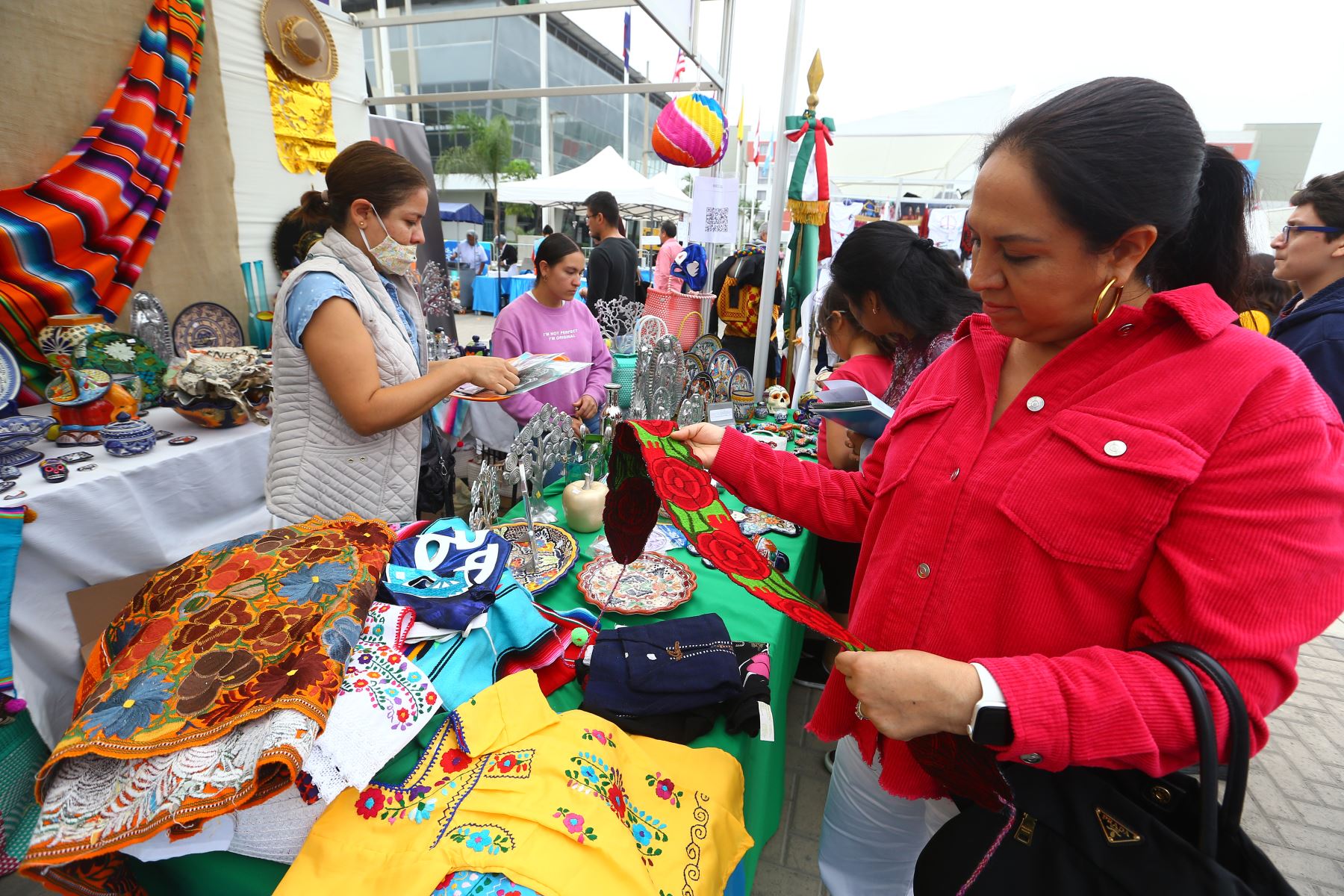 En la sede Legado Videna se realiza la  primera Feria Internacional de Embajadas del Perú  con la participación de más de 30 embajadas y delegaciones.En la imagen, stand de la Embajada de México.
Foto: ANDINA/ Eddy Ramos