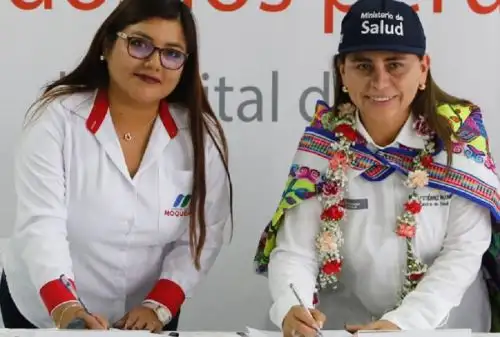 Para cumplir con el compromiso de seguir impulsando los proyectos de infraestructura hospitalaria en el país, la ministra de Salud, Rosa Gutiérrez Palomino, llegó hasta la región Moquegua para supervisar el terreno del nuevo Hospital II-1 de Ilo.