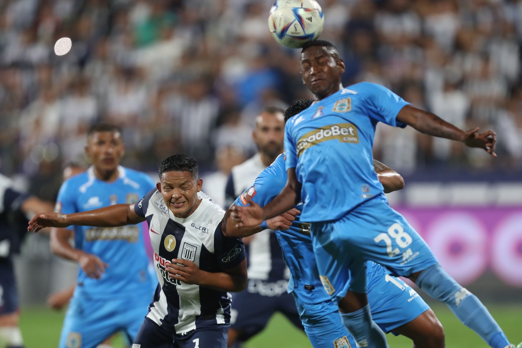 Alianza Lima se enfrenta a Binacional por la Liga 1

Foto: ANDINA/Ricardo Cuba