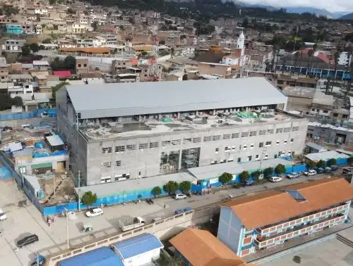 En los próximos meses deben culminar los trabajos de construcción del futuro Hospital de Yungay, afirmó la Autoridad para la Reconstrucción con Cambios. ANDINA/Difusión