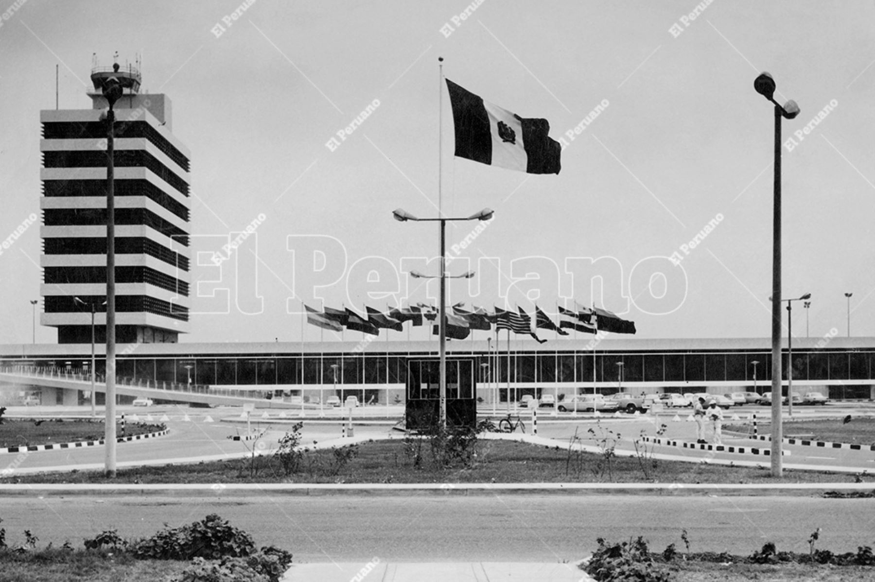 Callao - 30 diciembre 1965 / Vista del Aeropuerto Internacional Jorge Chávez el día de la inauguración de la torre de control y el terminal de pasajeros.  Foto Archivo Histórico de El Peruano