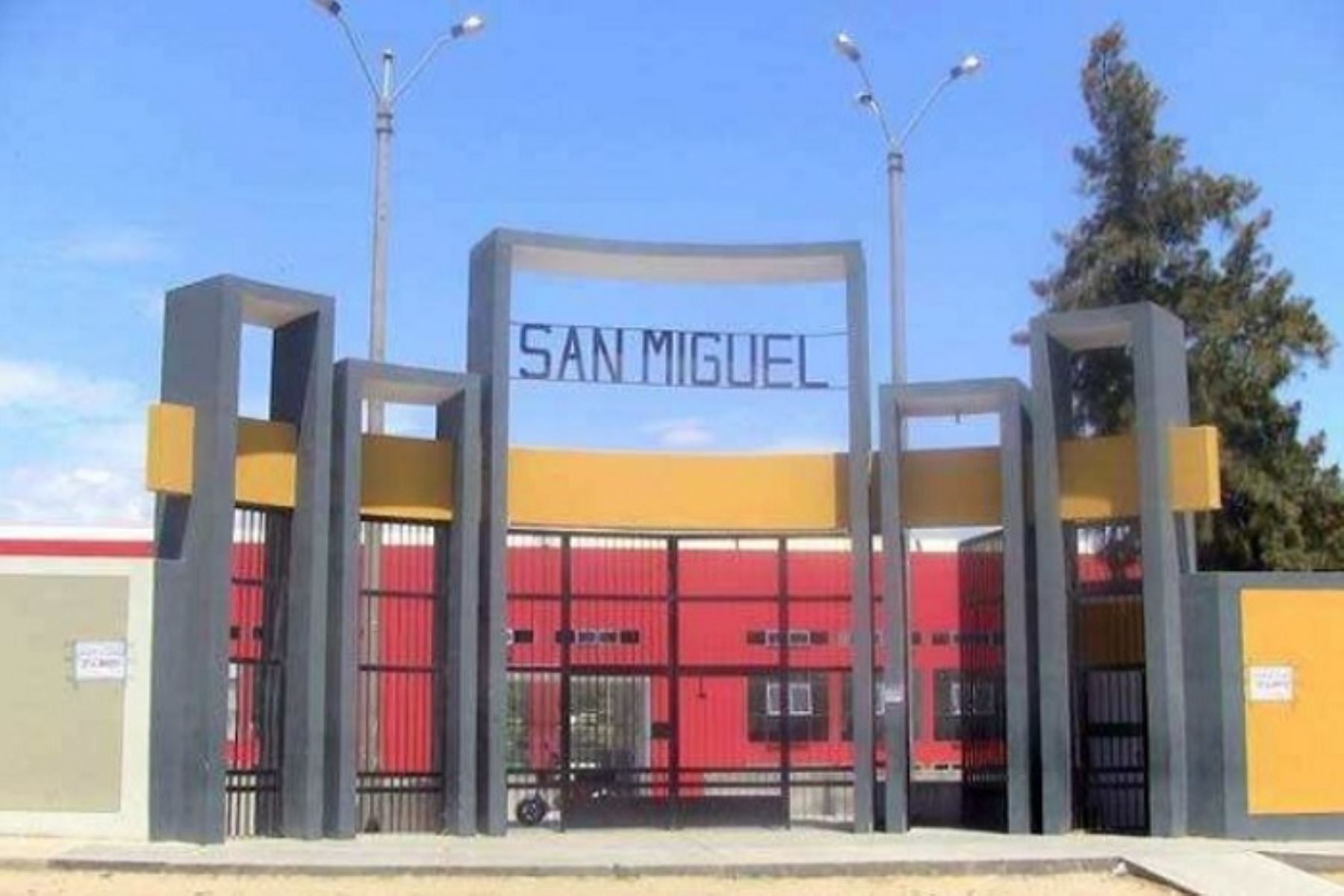 En el colegio San Miguel está contagiado el 16 % de sus estudiantes; la población estudiantil total asciende a 3,600.