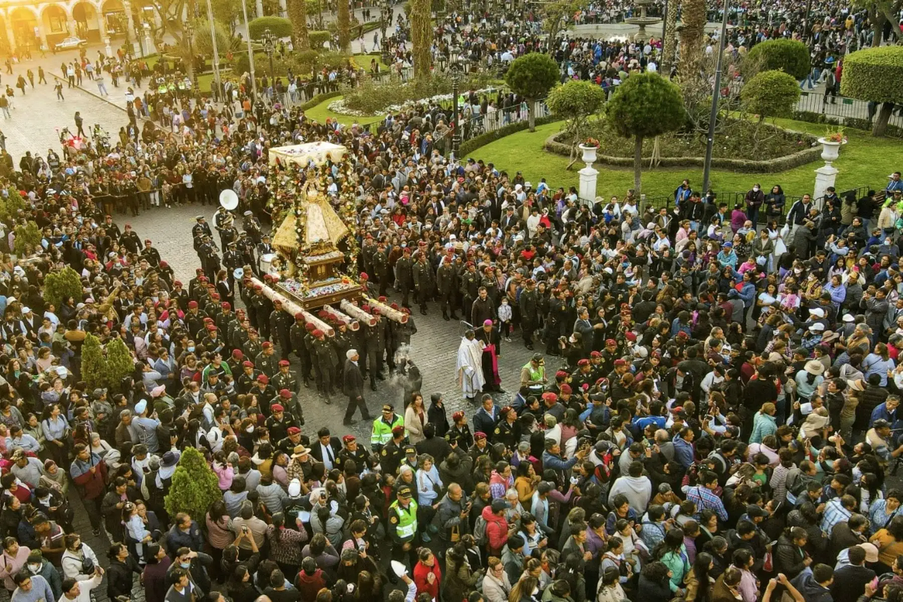 Miles de arequipeños peregrinan en los primeros días de mayo hasta el Santuario de la Virgen de Chapi. Cortesía