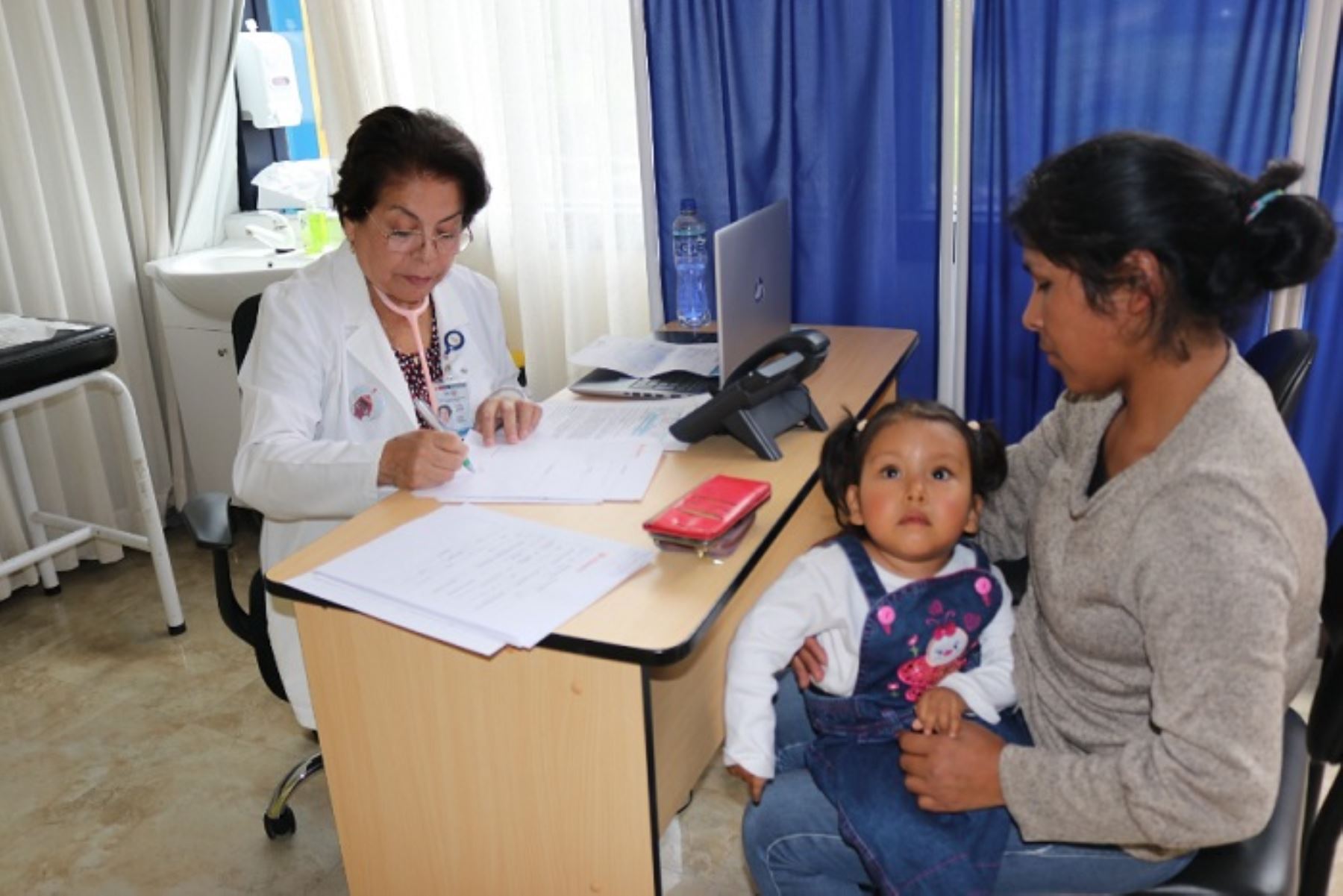 Los padres de familia deben llevar a sus hijos al Hospital Regional Docente de Cajamarca para evaluarlos ante posibles males del corazón.