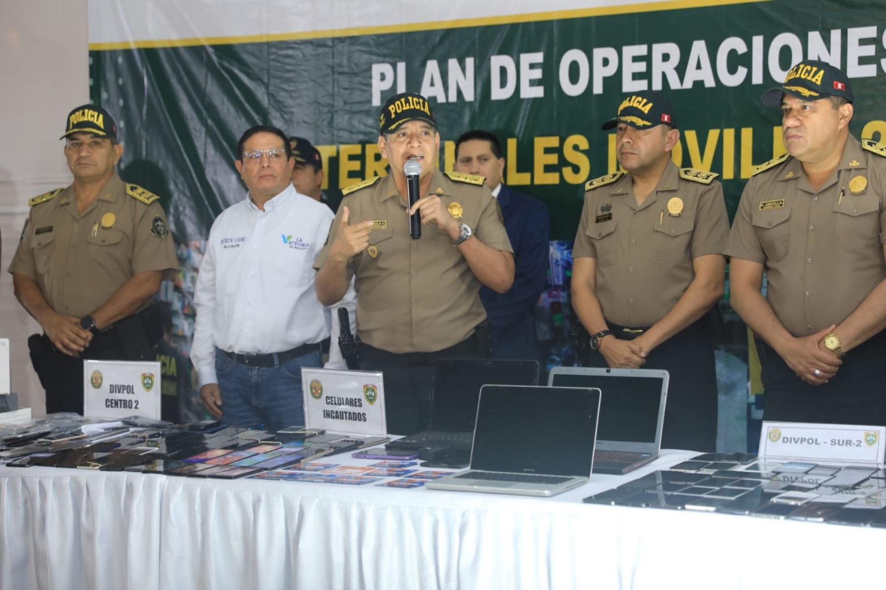 Más de 200 detenidos por comercializar celulares robados en Perú, informó el comandante general de la PNP, general Jorge Angulo. Foto: ANDINA/difusión.