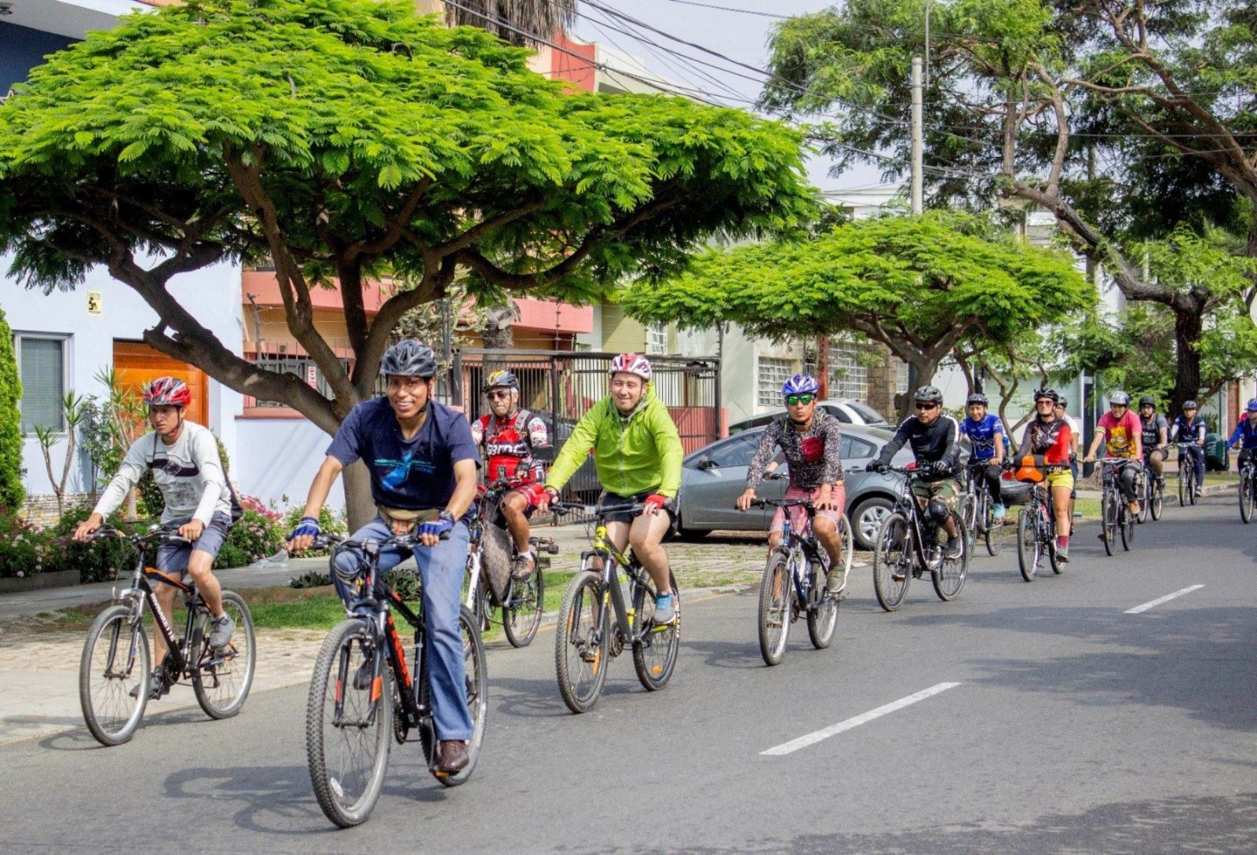 Descubre cuales son los beneficios de manejar bicicleta al aire libre o estacionaria. Foto: ANDINA/MTC