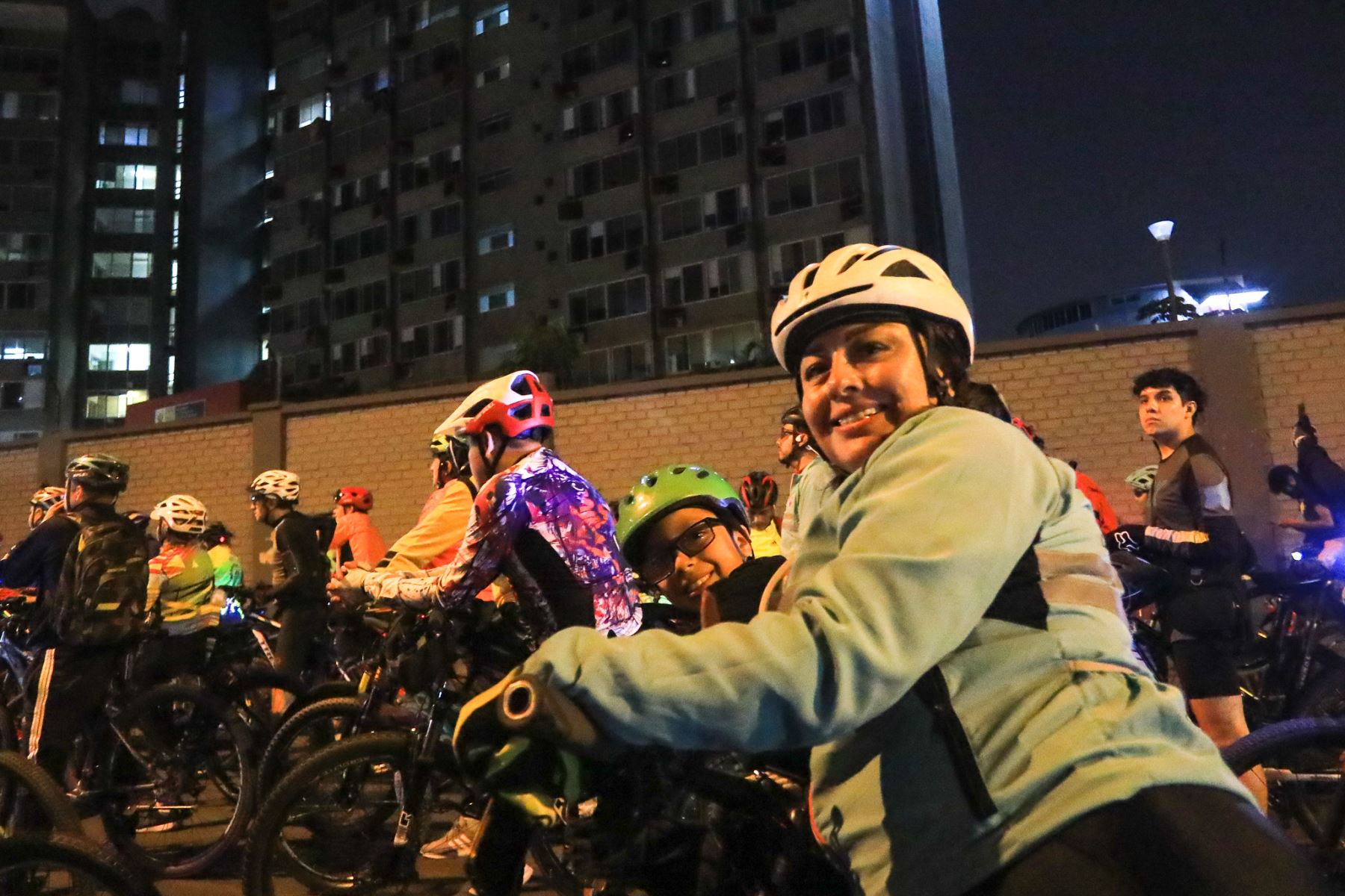 El Ministerio de Transportes y Comunicaciones  saluda a la Rodada Nocturna por el Día  Mundial de la Bicicleta organizada por colectivos ciclistas.
Foto: MTC