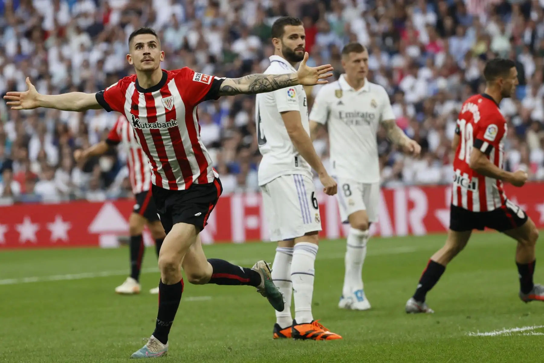 El centrocampista del Athletic Club, Oihan Sancet, celebra el primer gol del equipo bilbaino durante el partido de la última jornada de Liga que el Real Madrid y el Athletic Club de Bilbao disputan este domingo en el estadio Santiago Bernabéu.
Foto: EFE
