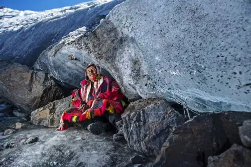 Presentan exposición “Glaciares Andinos” del fotógrafo francés Nicolás Villaume.