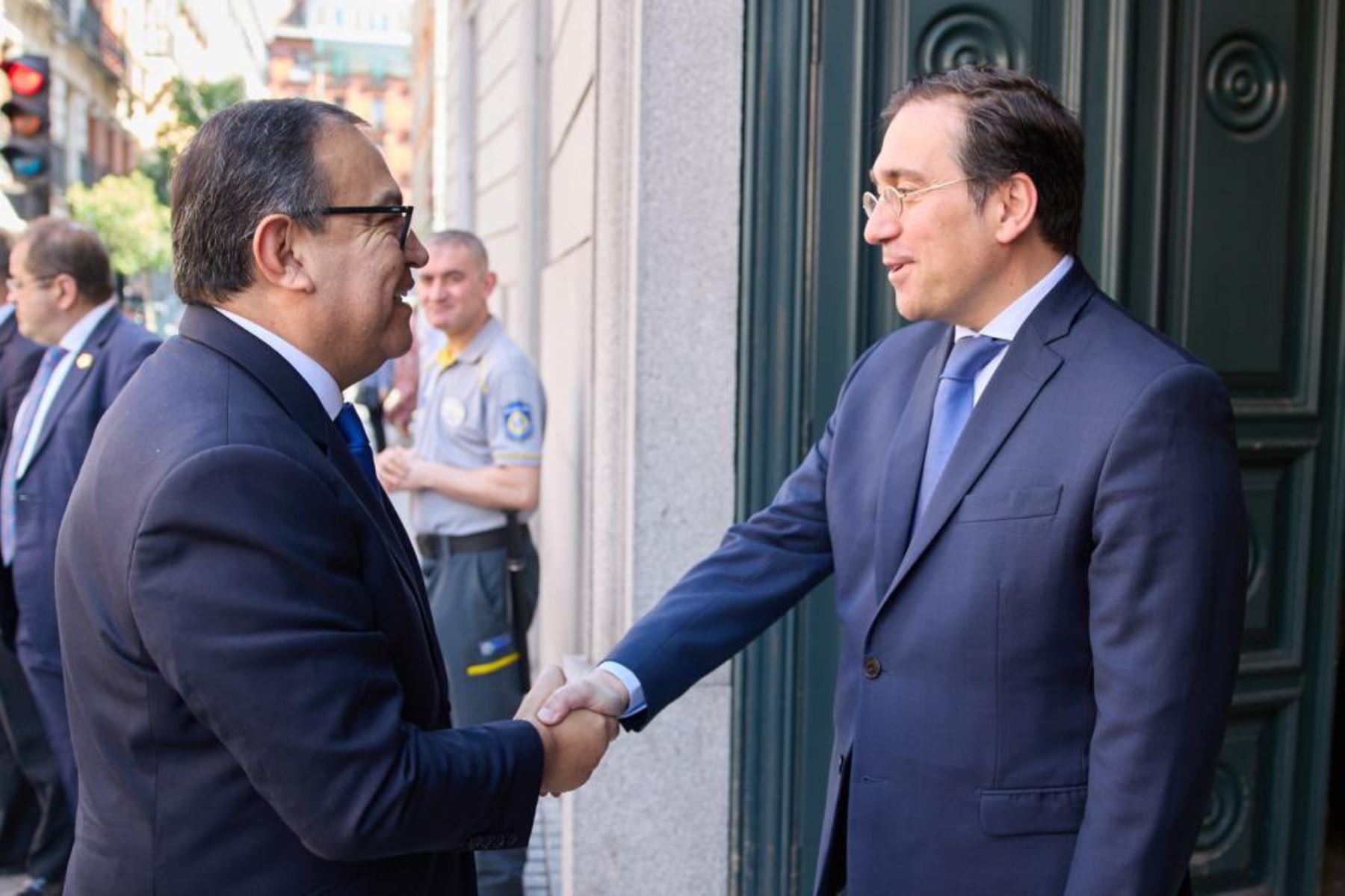 Presidente del Consejo de Ministros se reunió con canciller español en jornada de trabajo