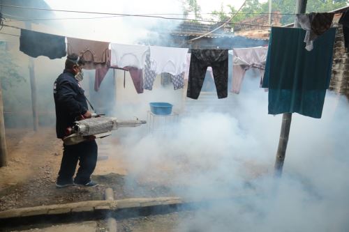 MINSA realiza campaña masiva de fumigación en Chulucanas