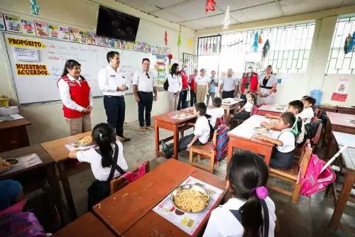 Titular del Mismo, Julio Demartini, superviso el servicio alimentario escolar que brinda Qali Warma en Ucayali.