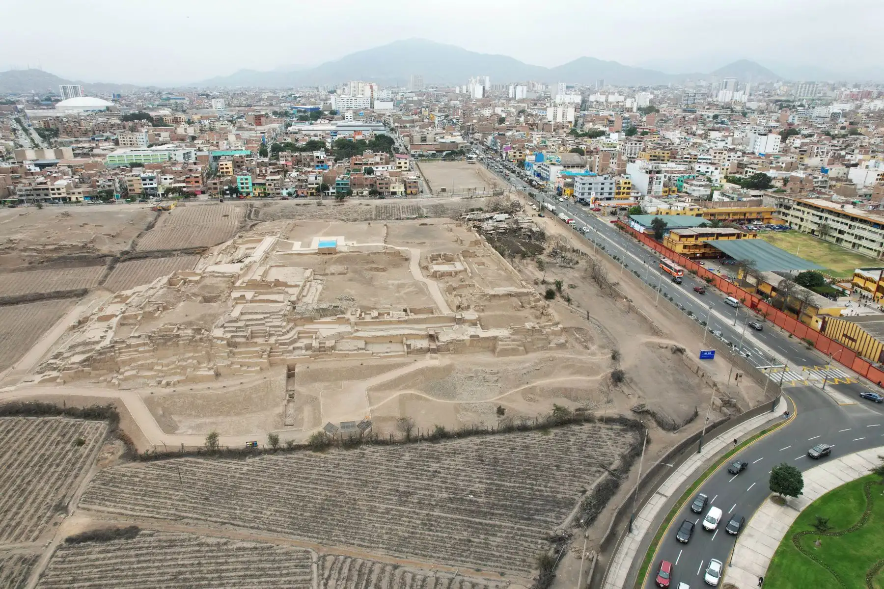 La huaca debe su nombre a un hombre que se llamaba Mateo Salado, el cual habitaba el recinto en tiempos del virreinato. Foto: ANDINA/Daniel Bracamonte