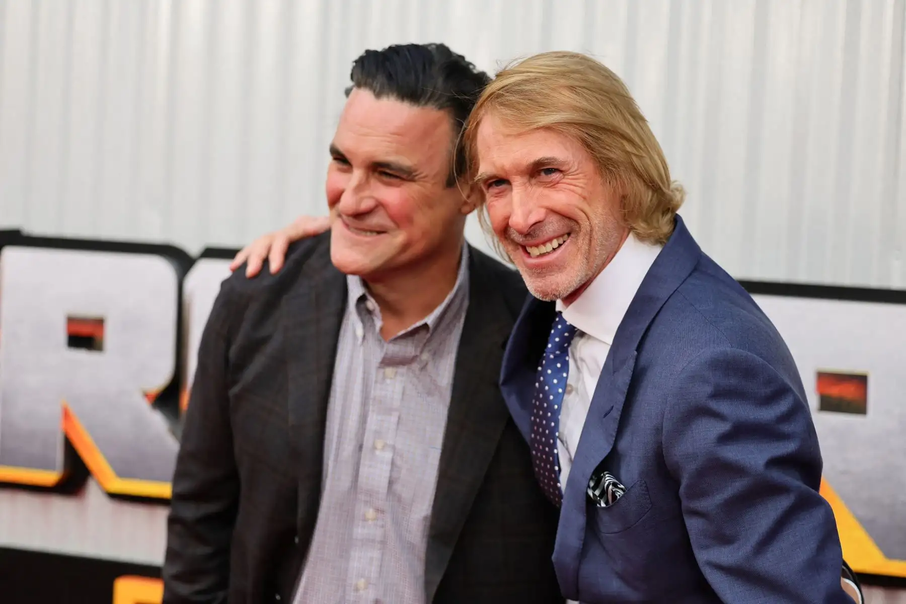 Mark Vahradian y Michael Bay asisten al estreno de "Transformers: Rise Of The Beasts" de Paramount en Kings Theatre el 5 de junio de 2023 en la ciudad de Nueva York. 
Foto: AFP