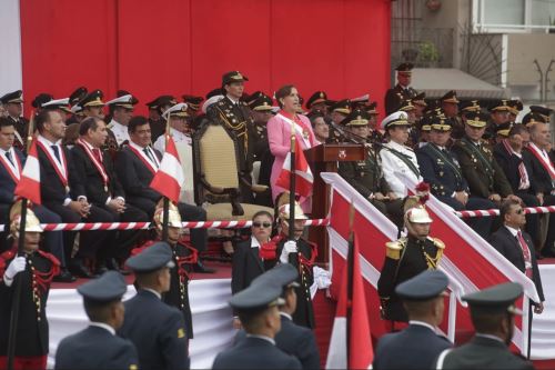 Presidenta  Dina Boluarte preside la ceremonia por el 143.° aniversario de la Batalla de Arica y la Renovación del Juramento de Fidelidad a la Bandera