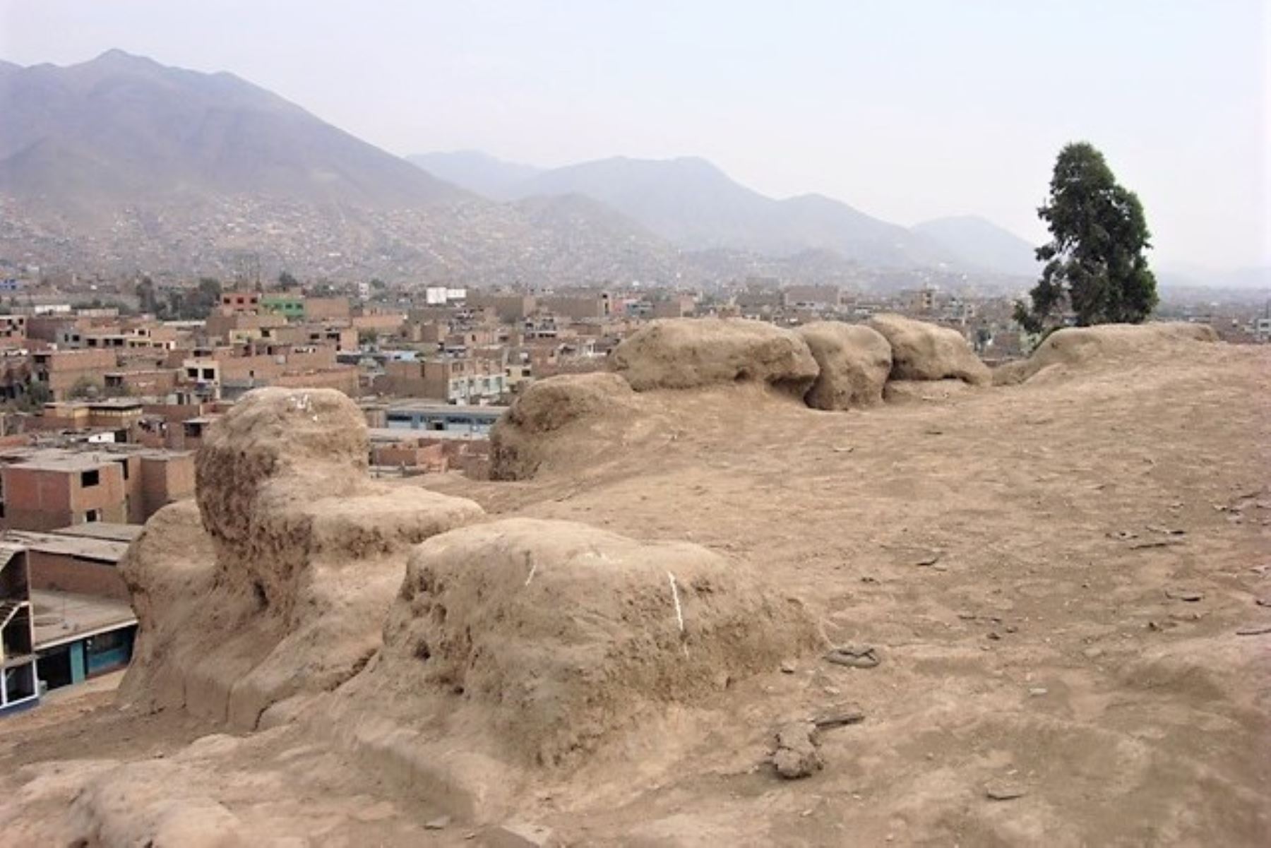 Vista del sitio arqueológico Collique Bajo sector 1 en el distrito de Comas. Foto: Blog Historia en Fotos-Perú/Cortesía.
