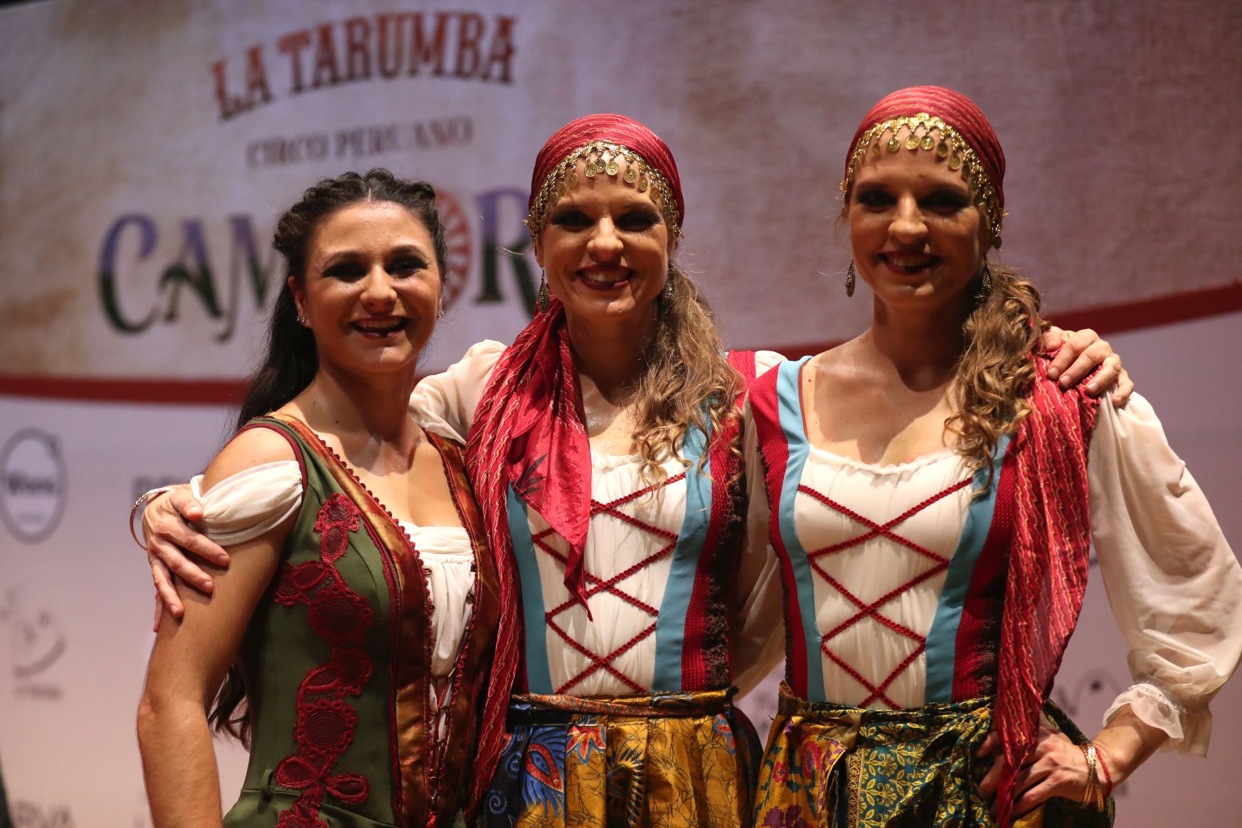 Camborio, el nuevo espectáculo de La Tarumba, tiene como tema central la vitalidad y la pasión de la cultura gitana, y su profundo vínculo con el circo. Foto: ANDINA/Daniel Bracamonte
