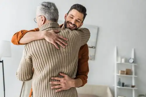 Es importante tomarte un tiempo para definir la cantidad de dinero que realmente puedes destinar a comprar un regalo por el Día del Padre. Cortesía