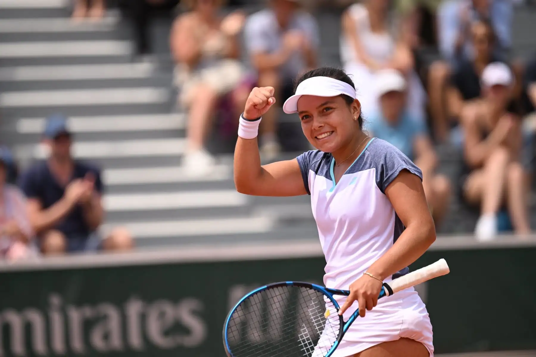 Lucciana Pérez Alarcón jugará en la final contra la rusa Alina Korneeva, quien venció a su compatriota Alisa Oktiabreva por 6-1 y 6-1. Foto: @rolandgarros