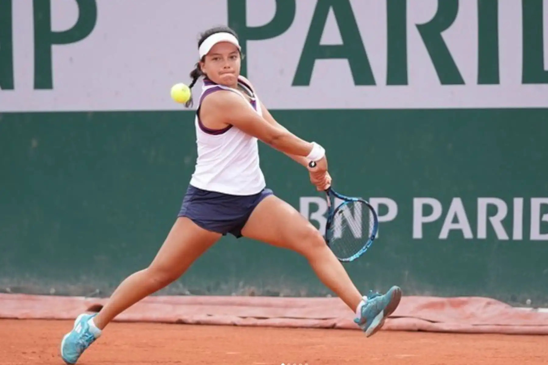 Lucciana Pérez Alarcón, durante el Roland Garros junior del 2022. Foto: Instagram/lucciana_perez