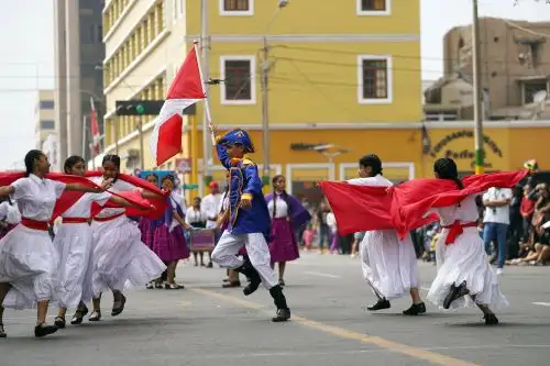 Con estampas costumbristas Ica rindió homenaje a María Reiche, investigadora y protectora de las Líneas de Nasca, con motivo del Día de la Identidad Regional. Foto: Genry Bautista