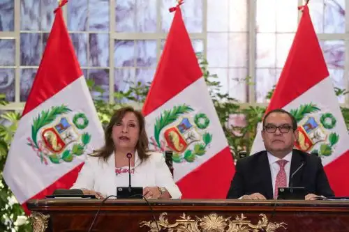 Presidenta Dina Boluarte y titular del Gabinete, Alberto Otárola. ANDINA/Difusión