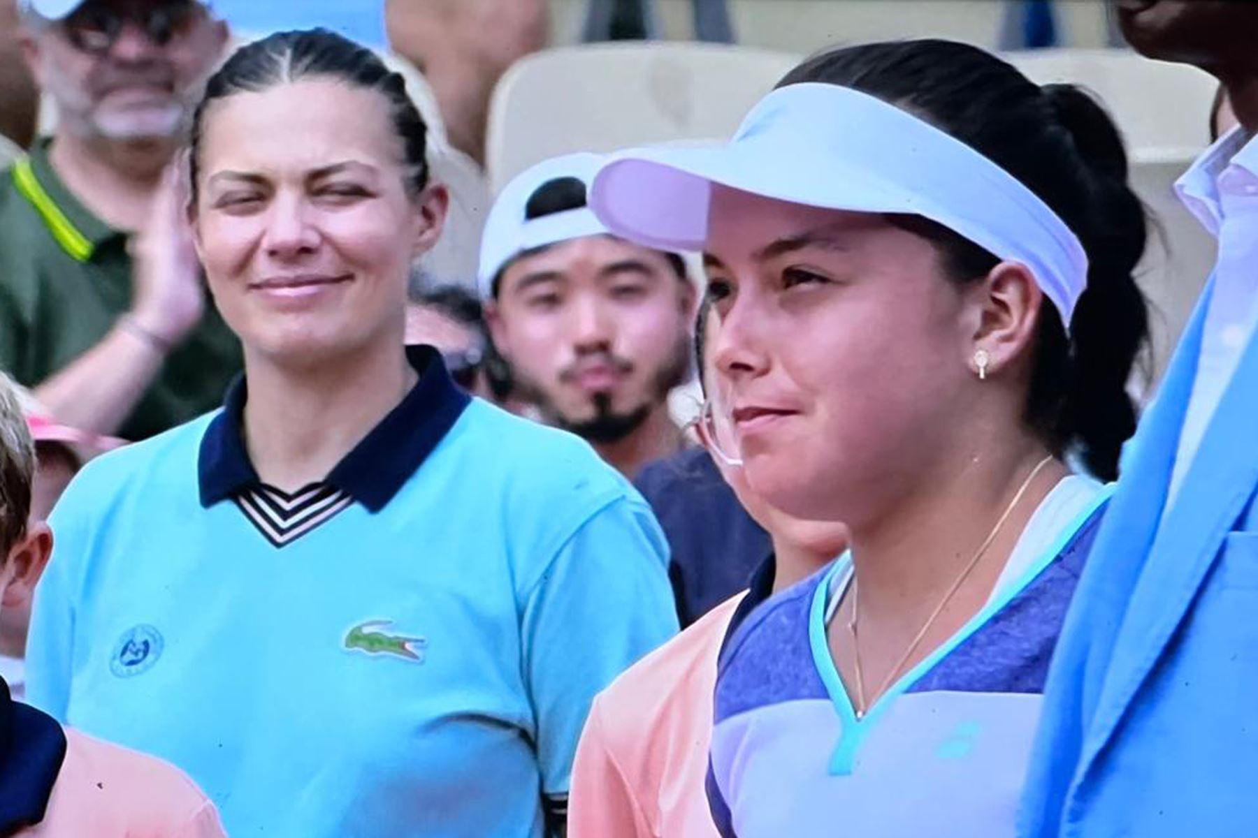 La tenista peruana Lucciana Pérez Alarcón cayó 0-2 ante la rusa Alina Korneeva -ganadora del pasado Abierto de Australia Junior. 
Foto: Captura TV