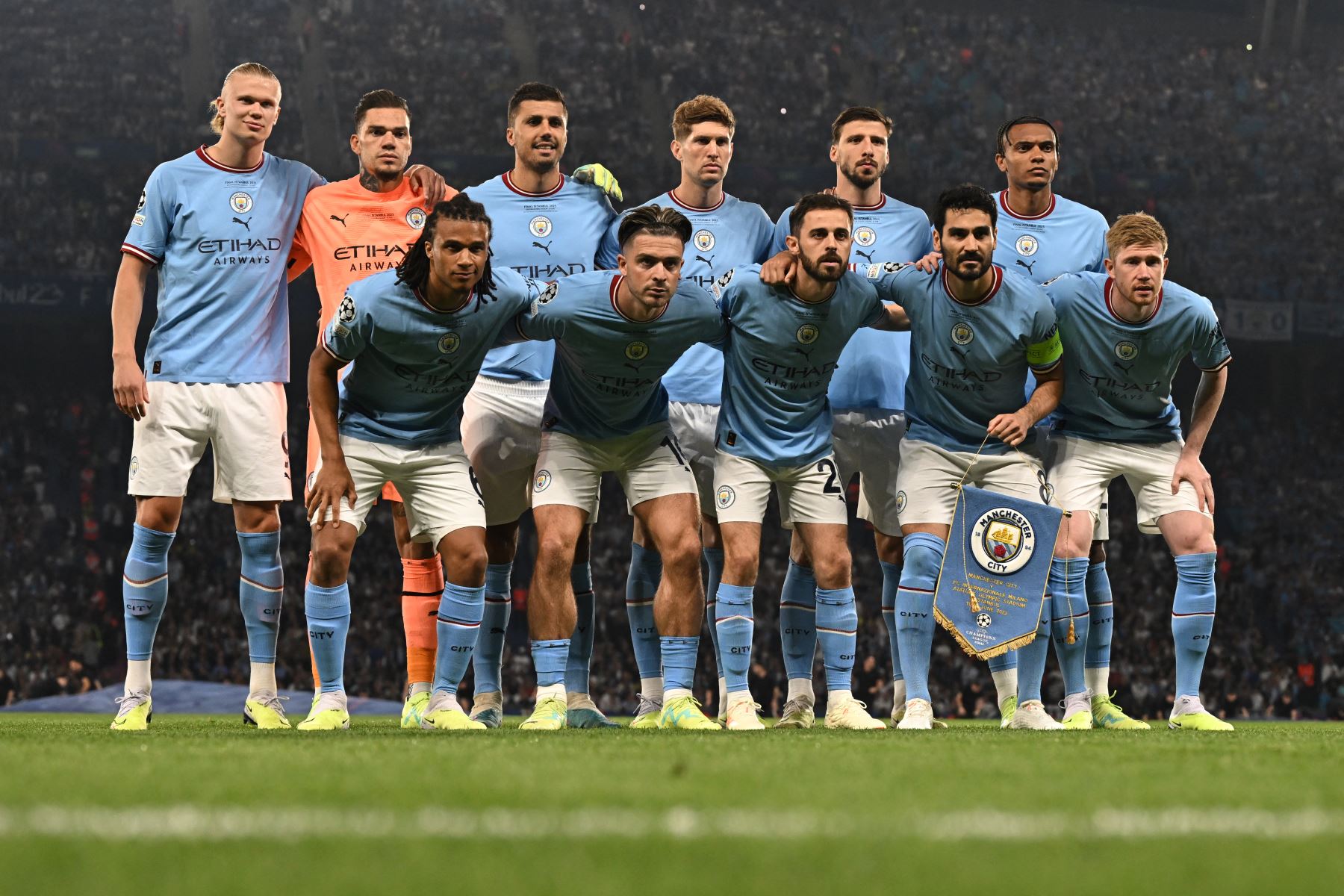 Los jugadores del Manchester City posan para una foto del equipo antes del inicio de la final de la Liga de Campeones de la UEFA entre el Inter de Milán y el Manchester City en el Estadio Olímpico Ataturk en Estambul.
Foto: AFP