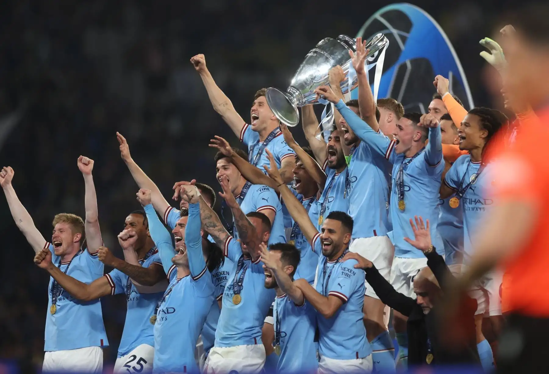 Los jugadores del Manchester City celebran con el trofeo tras ganar la final de la Liga de Campeones de la UEFA entre el Manchester City y el Inter de Milán, en Estambul, Turquía, el 10 de junio de 2023. (Liga de Campeones, Turquía, Estanbul)
Foto: EFE