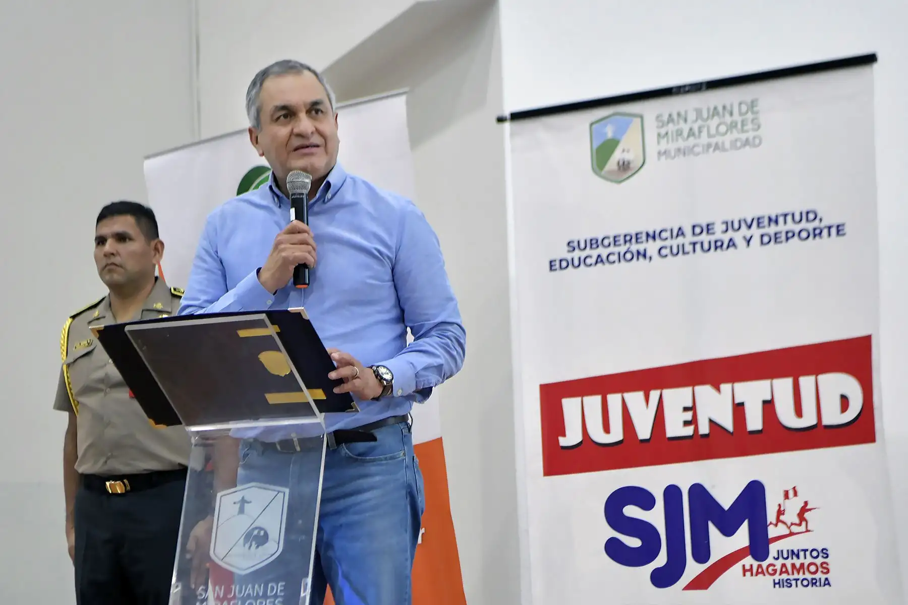 El Ministro del Interior, Vicente Romero, participó del lanzamiento del programa preventivo enfocado en niños, niñas y adolescentes de San Juan de Miraflores.

Foto: ANDINA/MININTER