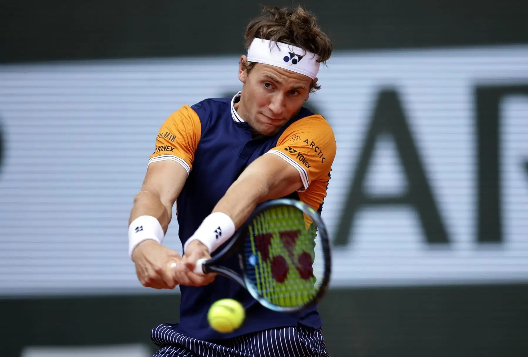 Casper Ruud de Noruega juega contra Novak Djokovic de Serbia en su partido final masculino durante el torneo de tenis Grand Slam del Abierto de Francia en Roland Garros en París, Francia, el 11 de junio de 2023. (Tenis, Abierto, Francia, Noruega)
Foto: EFE